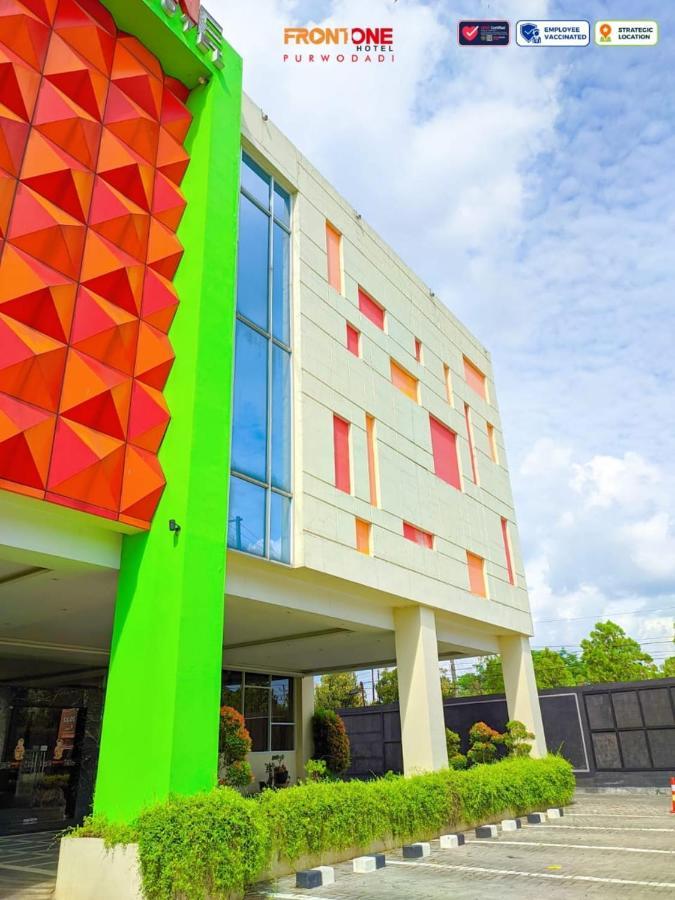 Front One Hotel Purwodadi Purwodadi (Grobogan) Exterior foto