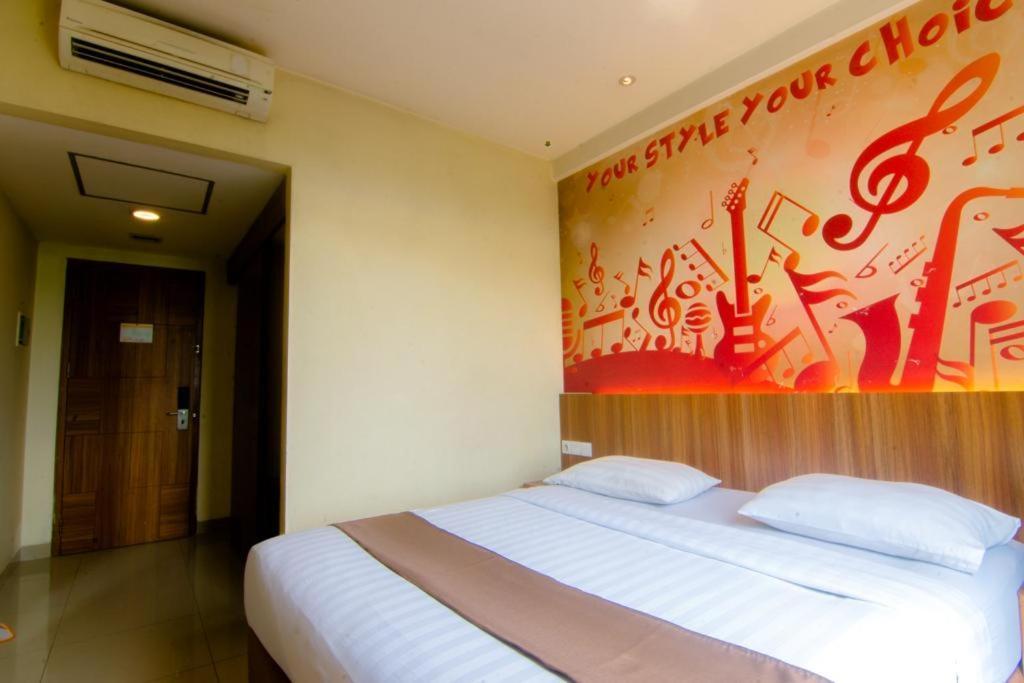Front One Hotel Purwodadi Purwodadi (Grobogan) Exterior foto