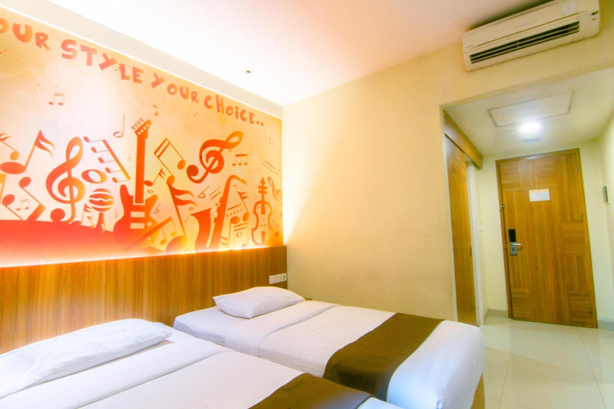 Front One Hotel Purwodadi Purwodadi (Grobogan) Exterior foto