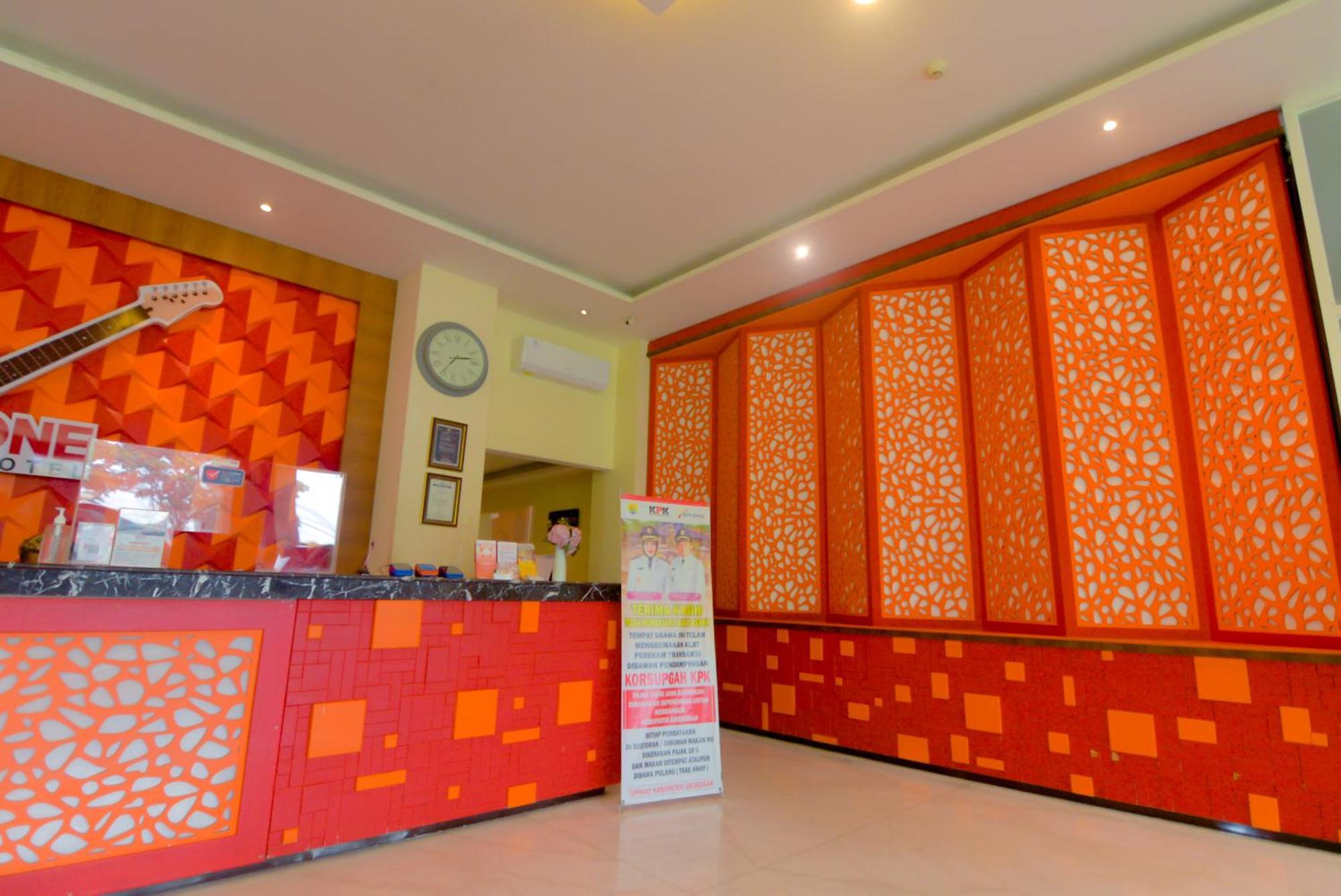 Front One Hotel Purwodadi Purwodadi (Grobogan) Exterior foto