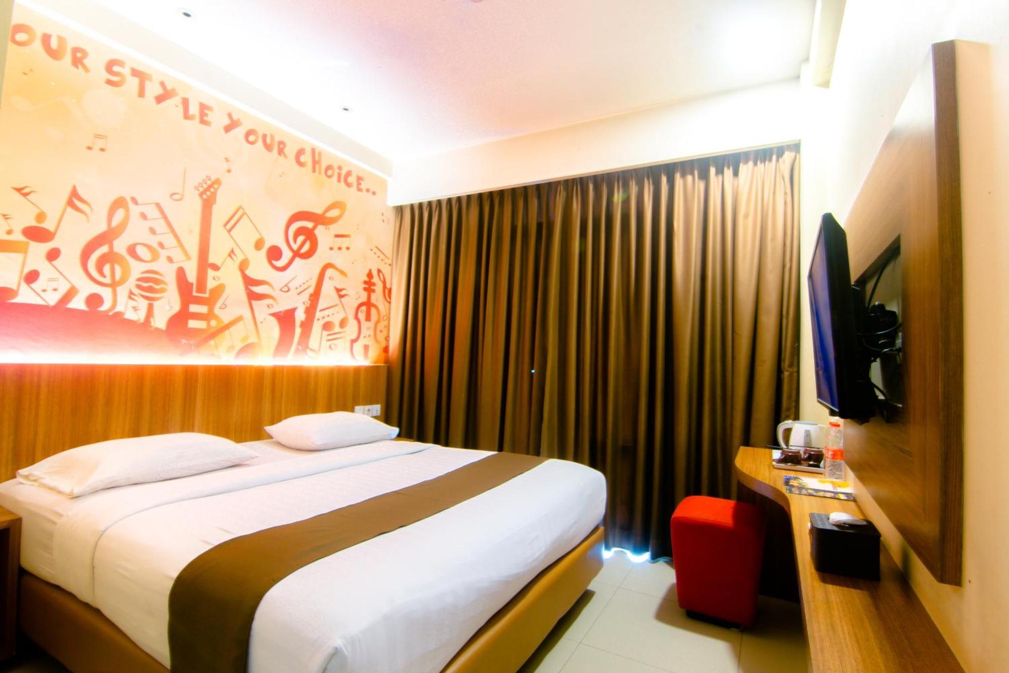 Front One Hotel Purwodadi Purwodadi (Grobogan) Exterior foto